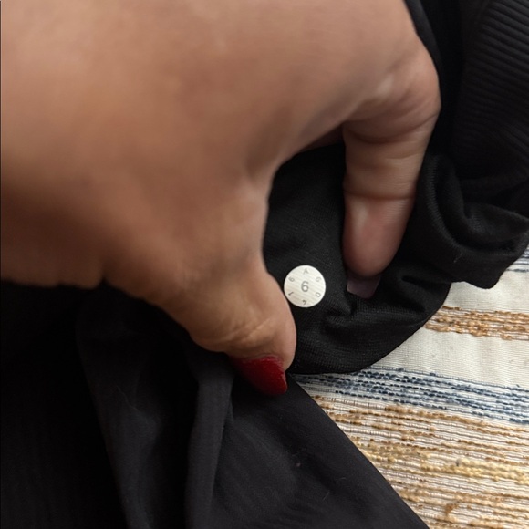 Lululemon unlined dance studio 30” - Picture 4 of 8